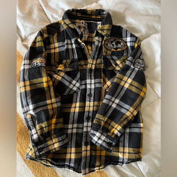 Boys flannel button down, size 6-7 - Picture 2 of 7